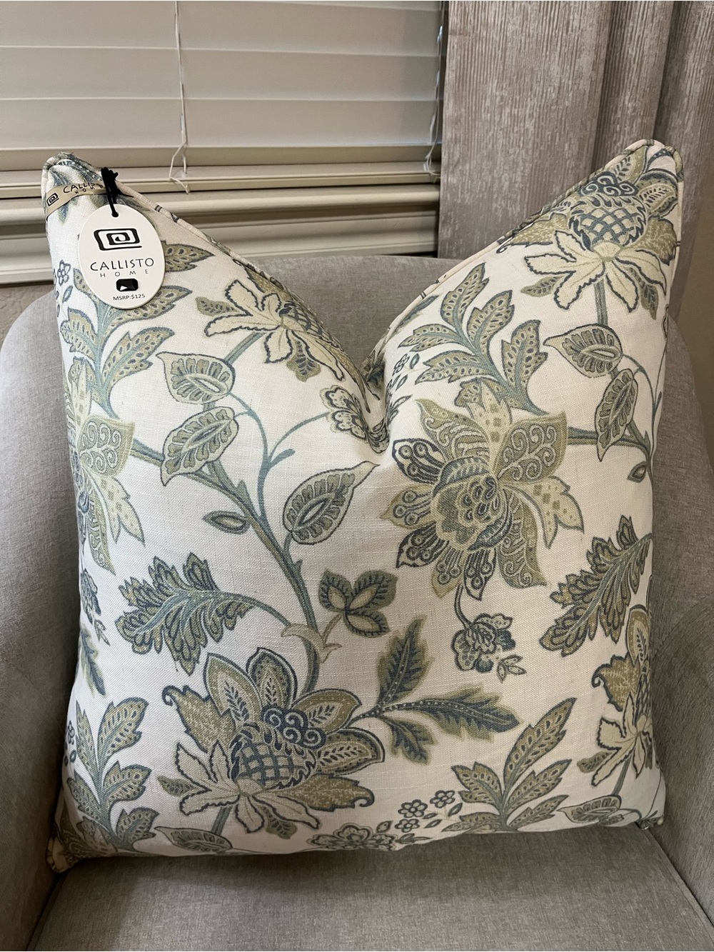 1-NWT CALLISTO HOME  GREEN JACOBEANS FLORAL DESIGN DECORATIVE PILLOW (T00871F11)